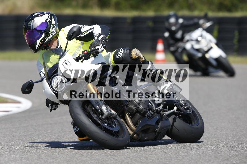 Archiv-2025/48 25.08.2025 Cornu Master School ADR/gruen-vert/0-1